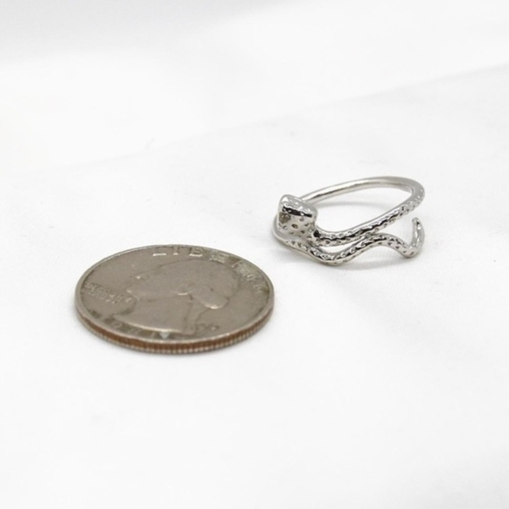 Minimal Snake Ring - Picture 3 of 4